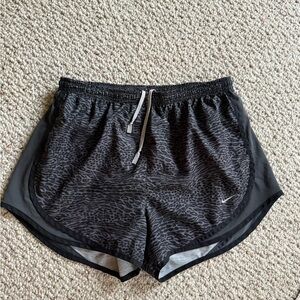 Nike Dri Fit Black Grey Animal Print  Athletic Drawstring Shorts Size Medium
